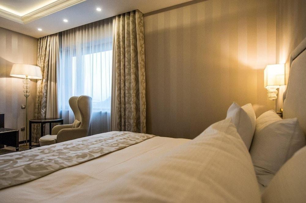 Hotel Prahova Plaza Ploieşti Exterior foto