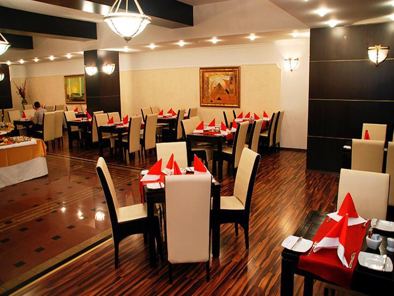 Hotel Prahova Plaza Ploieşti Restaurante foto