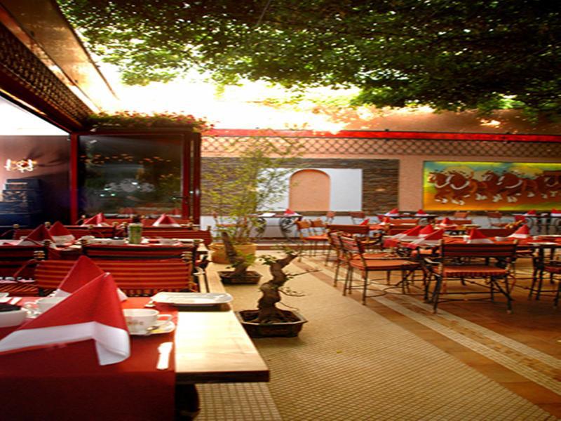 Hotel Prahova Plaza Ploieşti Exterior foto