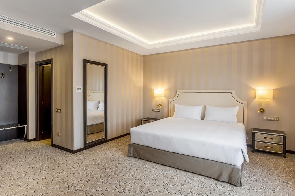 Hotel Prahova Plaza Ploieşti Exterior foto