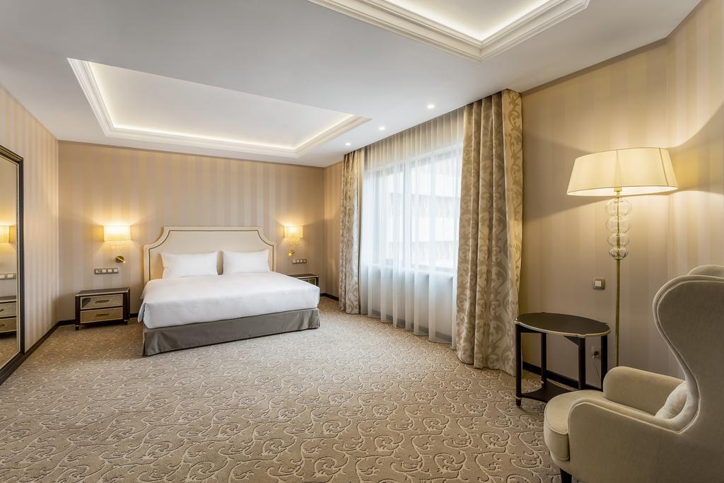 Hotel Prahova Plaza Ploieşti Exterior foto