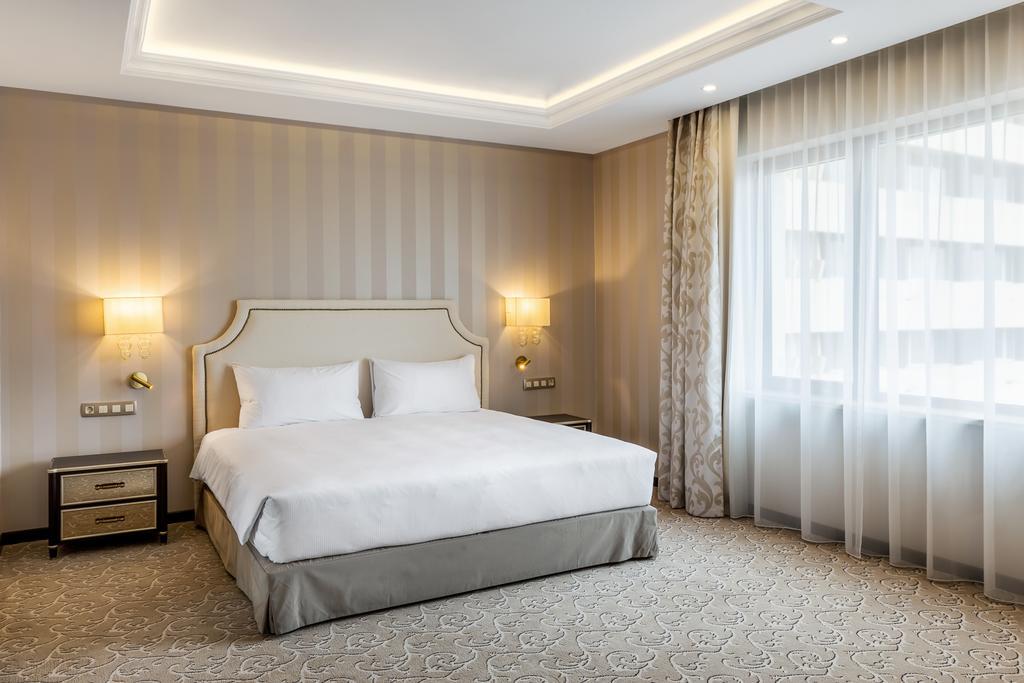 Hotel Prahova Plaza Ploieşti Exterior foto