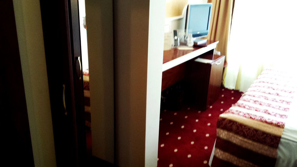 Hotel Prahova Plaza Ploieşti Exterior foto